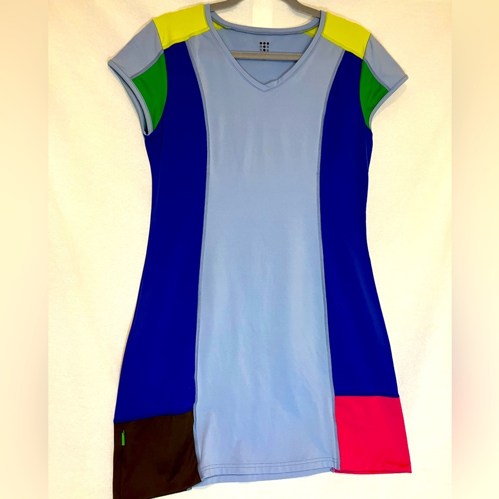 Title Nine Regulator Women's Athletic Dress Stretch Zipper Pocket Size Medium
